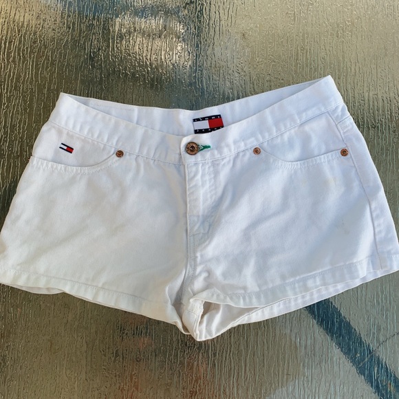 white tommy hilfiger shorts - Picture 3 of 6